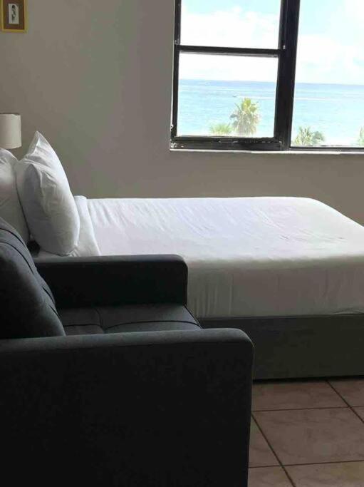 Chic Ocean Front Studio! Apartment ไมอามีบีช ภายนอก รูปภาพ