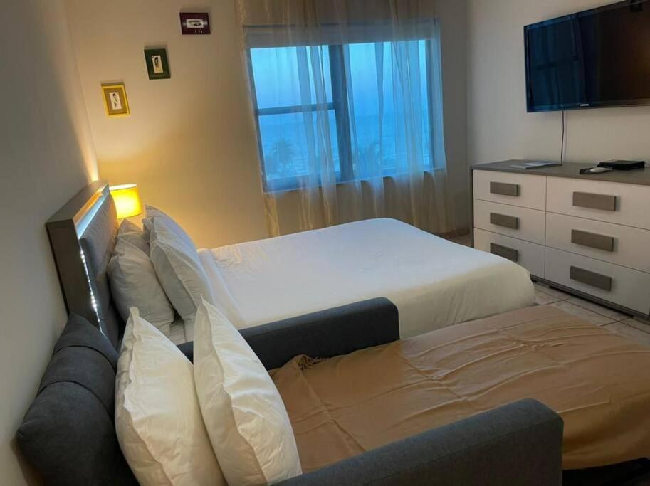 Chic Ocean Front Studio! Apartment ไมอามีบีช ภายนอก รูปภาพ