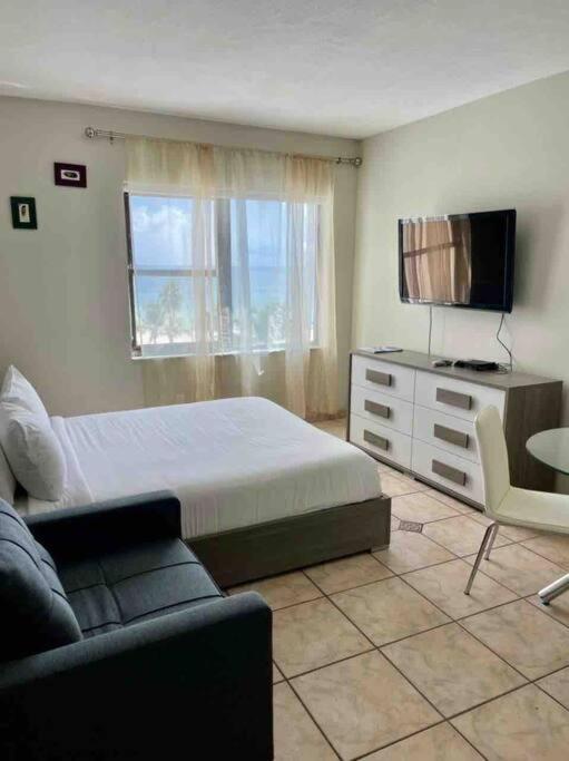 Chic Ocean Front Studio! Apartment ไมอามีบีช ภายนอก รูปภาพ