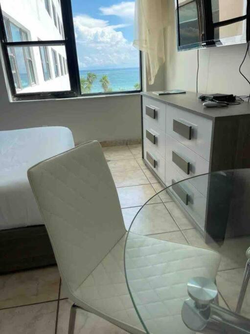 Chic Ocean Front Studio! Apartment ไมอามีบีช ภายนอก รูปภาพ