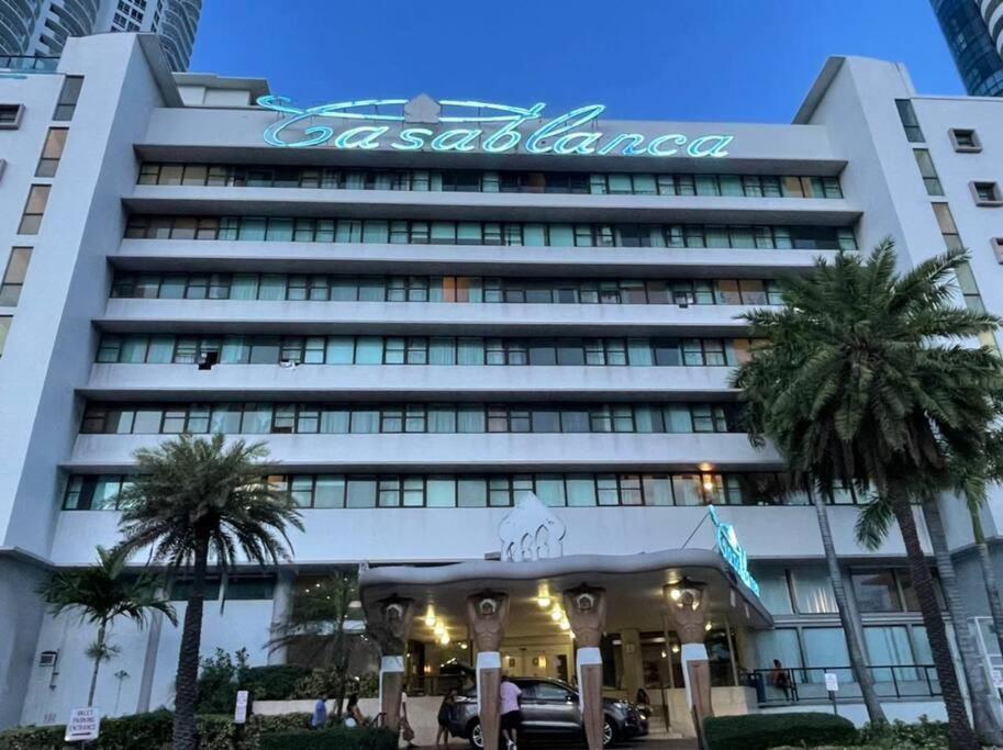Chic Ocean Front Studio! Apartment ไมอามีบีช ภายนอก รูปภาพ